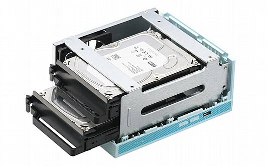 ��� QNAP TS-230 NAS