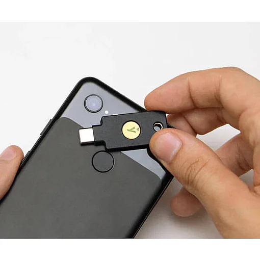 ���� ����� ������ YubiKey 5C NFC