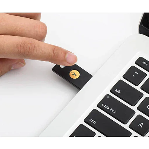 ���� ����� ������ YubiKey 5C NFC