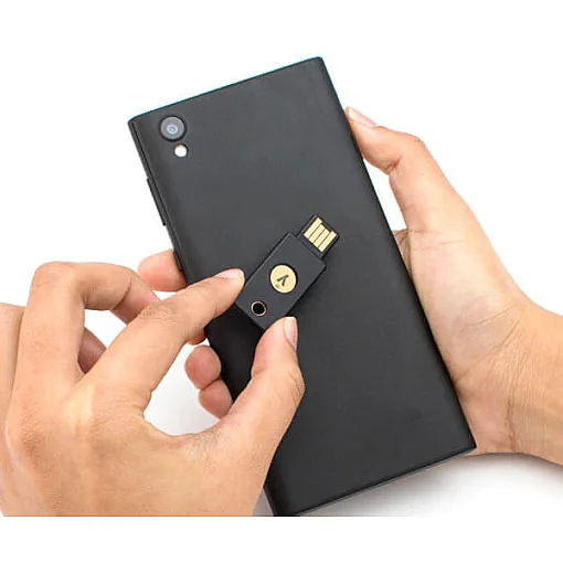 ���� ����� ������ YubiKey 5C NFC
